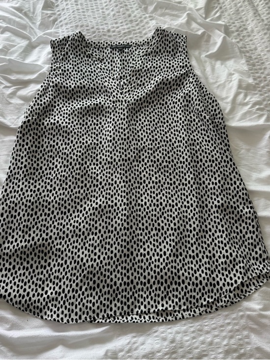 Adrianna Papell Tops - Adrianna Papell Black and White Dot Print blouse